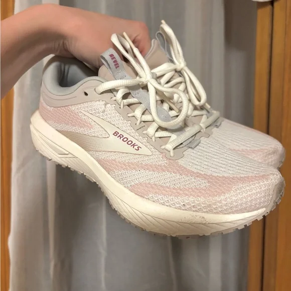 Brooks Women's Running Shoes - Pink - Picture 3 of 9